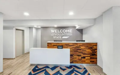 Photo 4 - Hampton Inn Knoxville - Airport