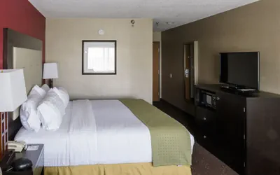 Photo 5 - Holiday Inn Express Big Rapids by IHG