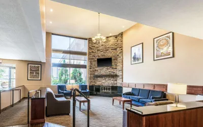 Photo 5 - Comfort Inn Lansing West