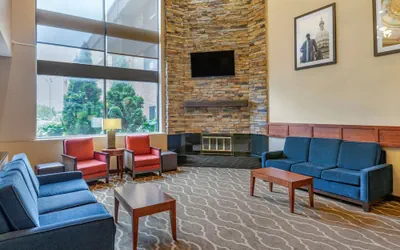 Photo 4 - Comfort Inn Lansing West