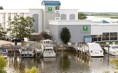 Photo 2 - Holiday Inn Grand Haven-Spring Lake by IHG