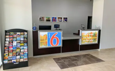 Photo 4 - Motel 6 Lexington, KY - Airport
