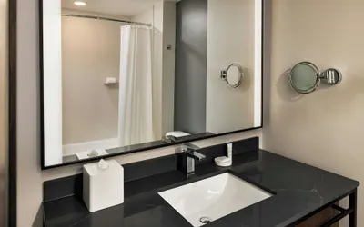 Photo 3 - Oshkosh Marriott Waterfront Hotel & Convention Center