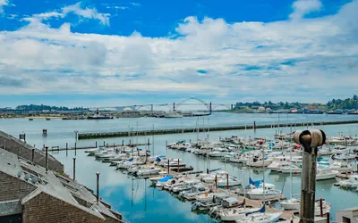 Photo 2 - Embarcadero Resort Hotel & Marina