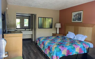 Photo 2 - Jax Inn