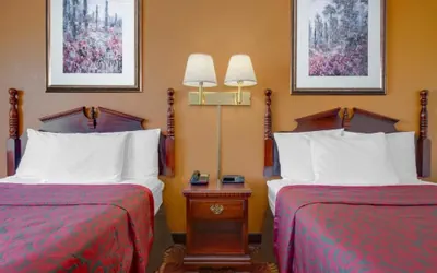 Photo 2 - Express Inn