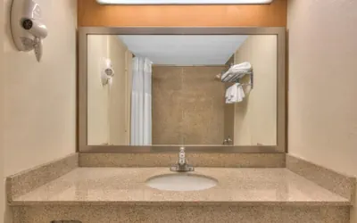Photo 5 - Express Inn