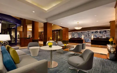 Photo 4 - Hilton Chicago/Magnificent Mile Suites