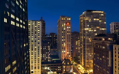 Photo 2 - Hilton Chicago/Magnificent Mile Suites