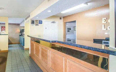 Photo 4 - Econo Lodge Inn & Suites Murfreesboro Shopping District
