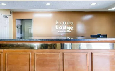 Photo 3 - Econo Lodge Inn & Suites Murfreesboro Shopping District