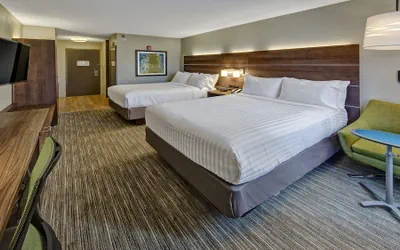 Photo 3 - Holiday Inn Express Louisville Airport Expo Center by IHG