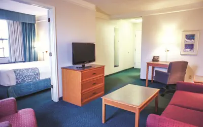 Photo 5 - La Quinta Inn by Wyndham Moline Airport