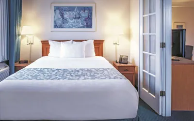 Photo 4 - La Quinta Inn by Wyndham Moline Airport
