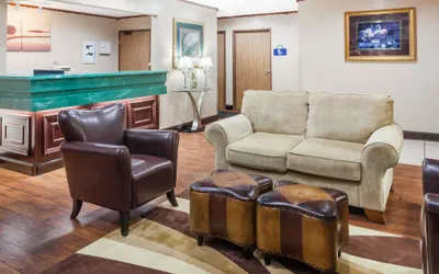 Photo 3 - Days Inn by Wyndham Dyersburg