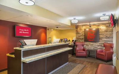 Photo 4 - Red Roof Inn Lansing West - MSU