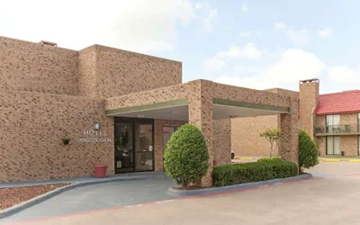 Photo 2 - Hawthorn Extended Stay by Wyndham Richardson