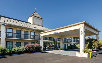Photo 2 - Quality Inn Troutville - Roanoke North