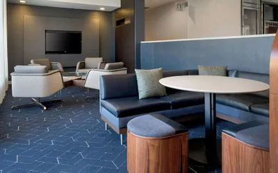 Photo 4 - Courtyard by Marriott New Carrollton