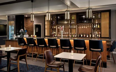 Photo 2 - Courtyard by Marriott New Carrollton