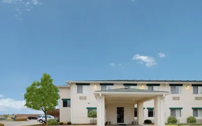 Photo 2 - Quality Inn Dayton North - Vandalia