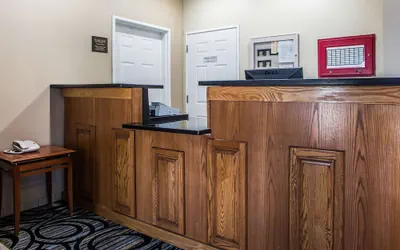 Photo 4 - Quality Inn Dayton North - Vandalia