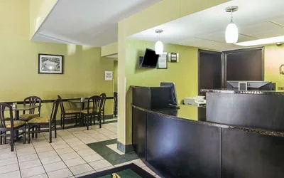 Photo 5 - Quality Inn Sweetwater West