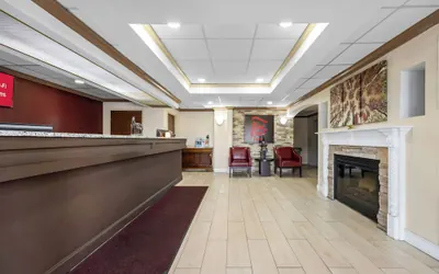 Photo 3 - Red Roof Inn & Suites Clinton, TN