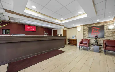 Photo 4 - Red Roof Inn & Suites Clinton, TN