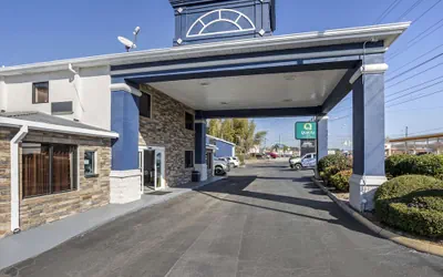 Photo 2 - Quality Inn Newberry
