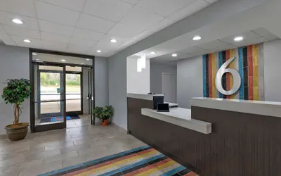 Photo 3 - Motel 6 Scottsboro, Al – Hwy 72