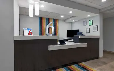 Photo 2 - Motel 6 Scottsboro, Al – Hwy 72