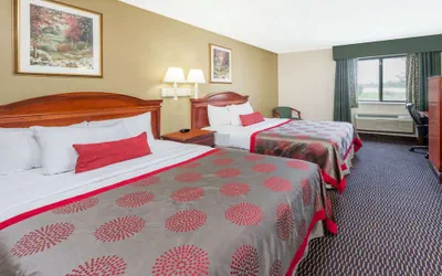 Photo 3 - Ramada by Wyndham Columbia