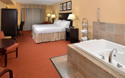 Photo 4 - Holiday Inn Martinsburg by IHG