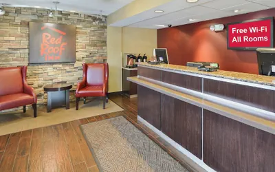 Photo 3 - Red Roof Inn Toledo - University