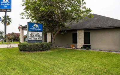 Photo 2 - Americas Best Value Inn Harlingen