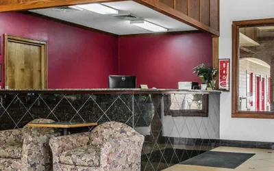 Photo 4 - Econo Lodge Inn & Suites Enterprise