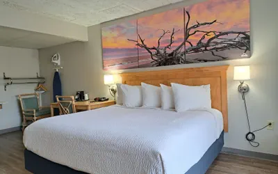 Photo 5 - Days Inn & Suites by Wyndham Jekyll Island