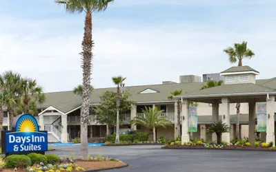 Photo 2 - Days Inn & Suites by Wyndham Jekyll Island