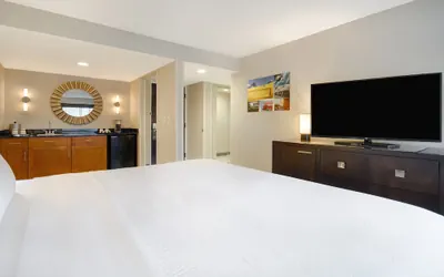 Photo 4 - Crowne Plaza Auburn Hills by IHG