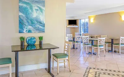 Photo 4 - Days Inn by Wyndham Reno