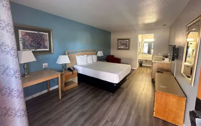 Photo 3 - Days Inn by Wyndham Rocklin/Sacramento