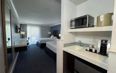 Photo 5 - The Pacific Inn