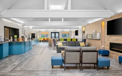 Photo 4 - Country Inn & Suites by Radisson, Muskegon, MI