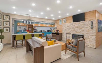 Photo 4 - Country Inn & Suites by Radisson, Fairview Heights, IL