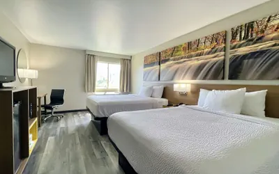 Photo 2 - Days Inn by Wyndham Columbus IN