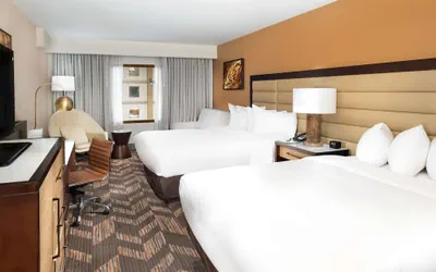 Photo 5 - DoubleTree by Hilton Hotel Lawrence