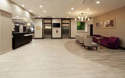 Photo 2 - DoubleTree by Hilton Hotel New Orleans Airport