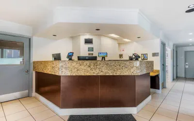 Photo 4 - MainStay Suites St. Louis - Galleria