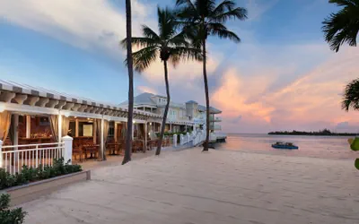 Photo 2 - Pier House Resort & Spa